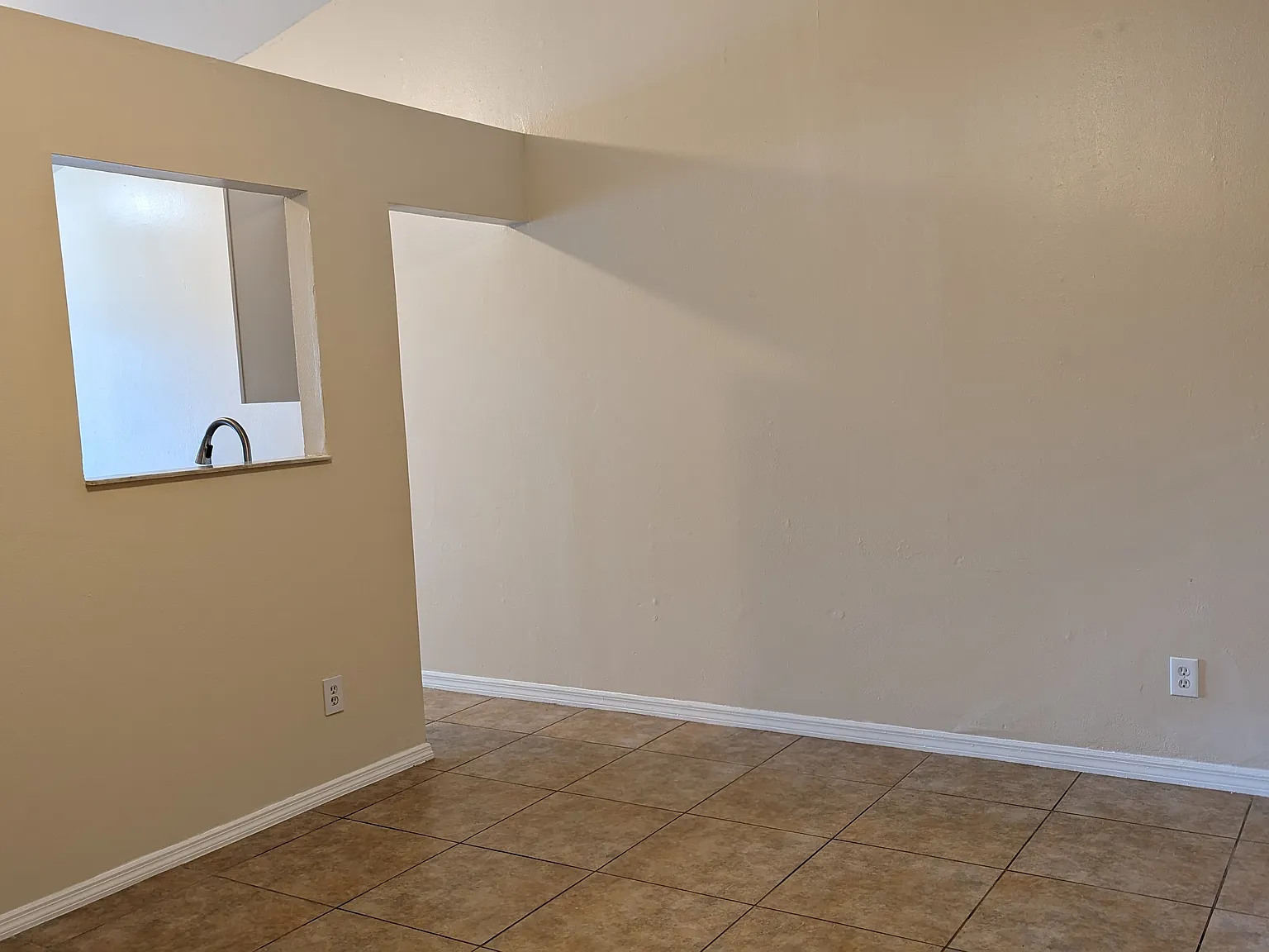 2 bed, $1,600 — Photo 2