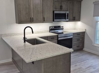 101 Tall Tree Dr, Penfield, NY 14526