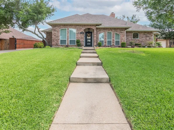 2919 Sweet Briar St, Grapevine, TX 76051
