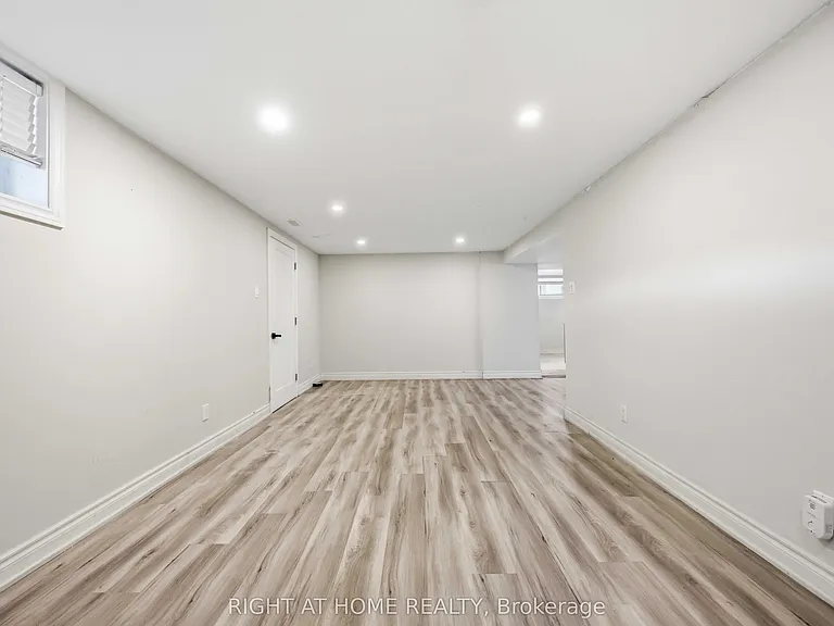 1 Mozart Ave — Photo 28