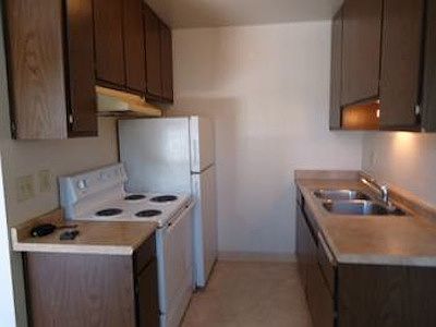 2nd image of 561 Pecan St APT 6