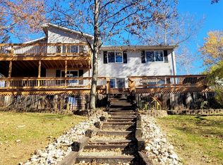 206 Lands End Rd, Hillsboro, IL 62049