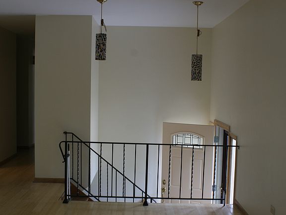 3rd image of 551 E 169th St