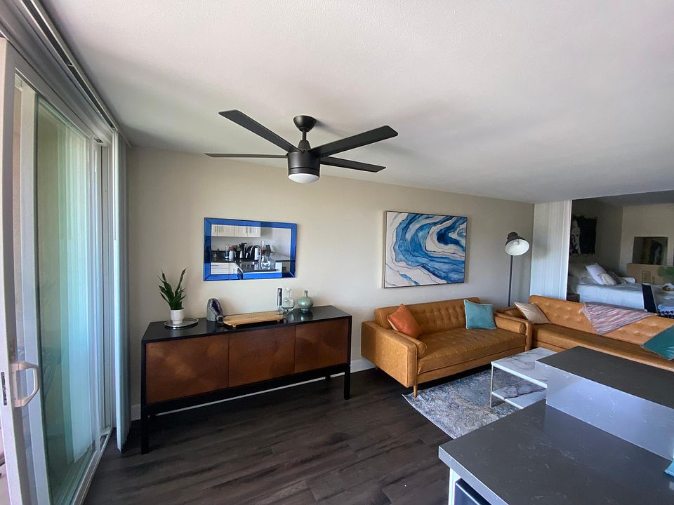 Open Kitchen to dining / living room area.