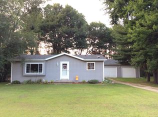 E1864 Amy St, Waupaca, WI 54981