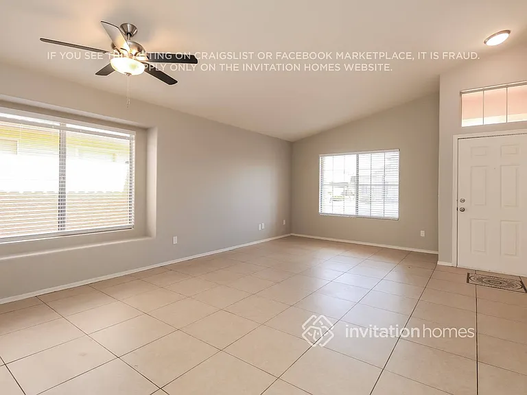 5214 W Geronimo St — Photo 2