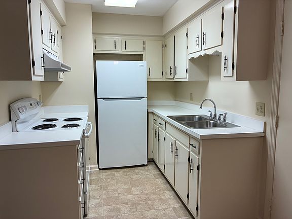 4th image of 339 Deer Lake Dr Unit 339