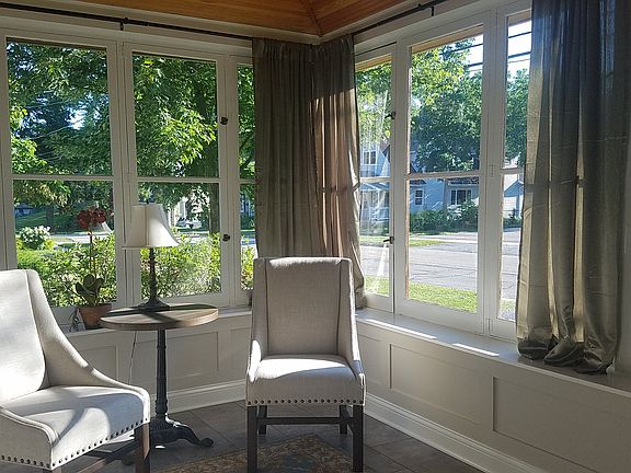Foyer & Private Reading Room