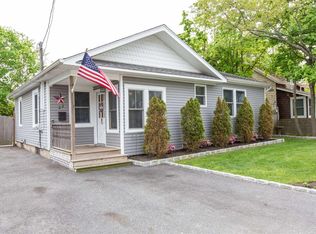 22 Hill St, Blue Pt, NY 11715