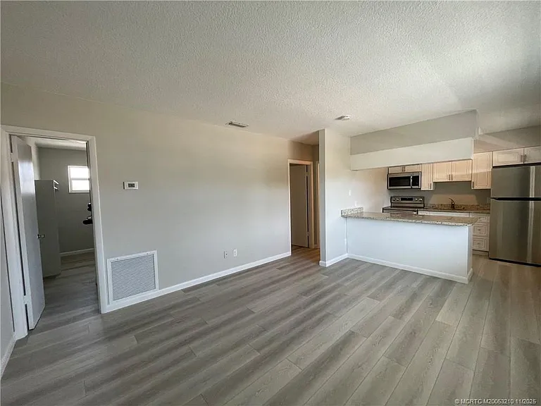 661 Hernando St #9 — Photo 7