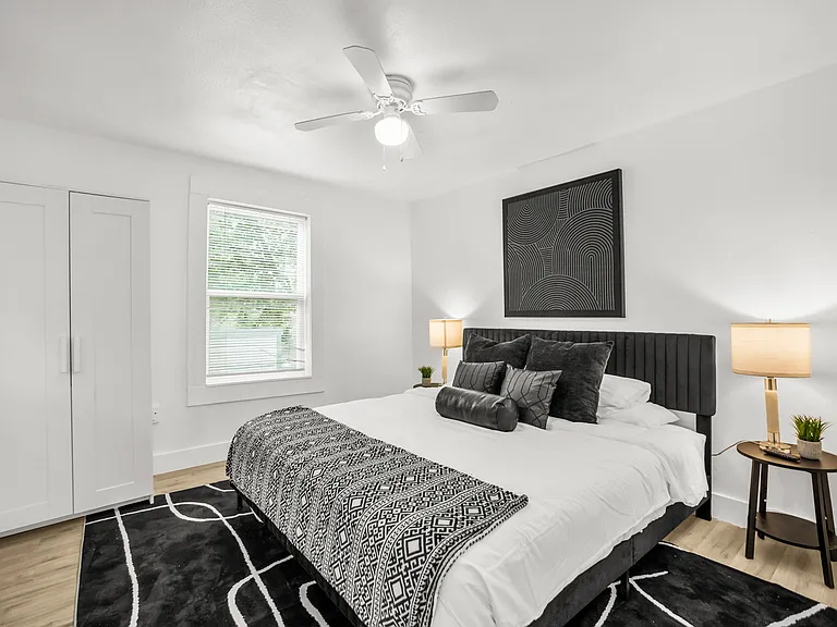 2737 Stuart Dr #2 — Photo 3