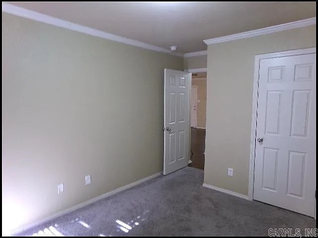 9112 Pleasant Valley Dr — Photo 17