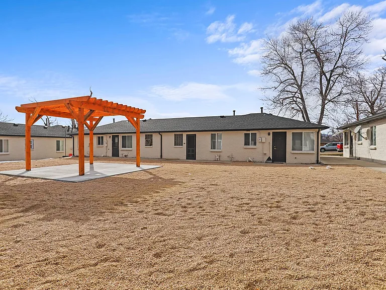 1, 2, and 3 Bed Townhome Style Homes Close to Sloan's Lake, Panorama Park!! — Photo 17