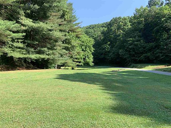 4th image of 628 Newberry Holw