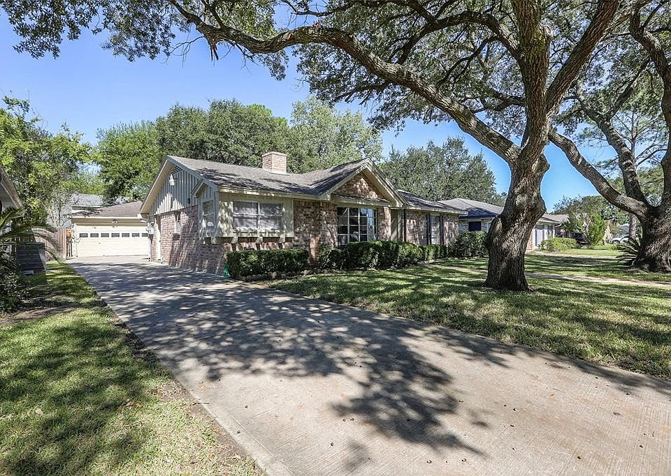 1st image of 11402 Brook Meadows Ln