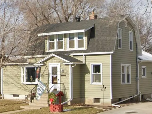 645 10th St SW, Huron, SD 57350