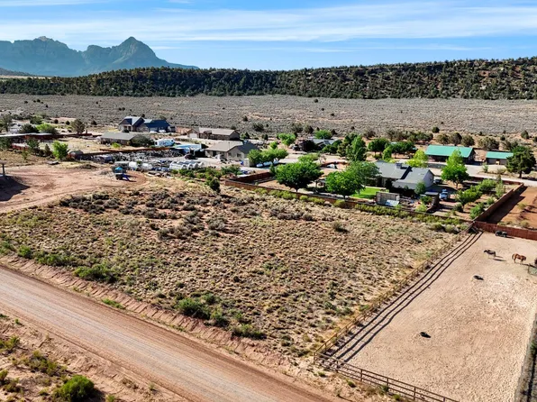 1043 W Little Pinion Way, Apple Valley, UT 84737