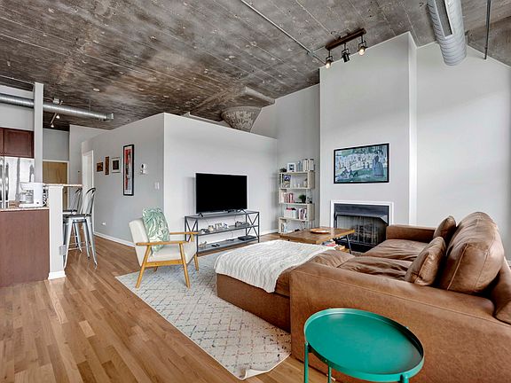 3rd image of 1070 W 15th St Unit 349