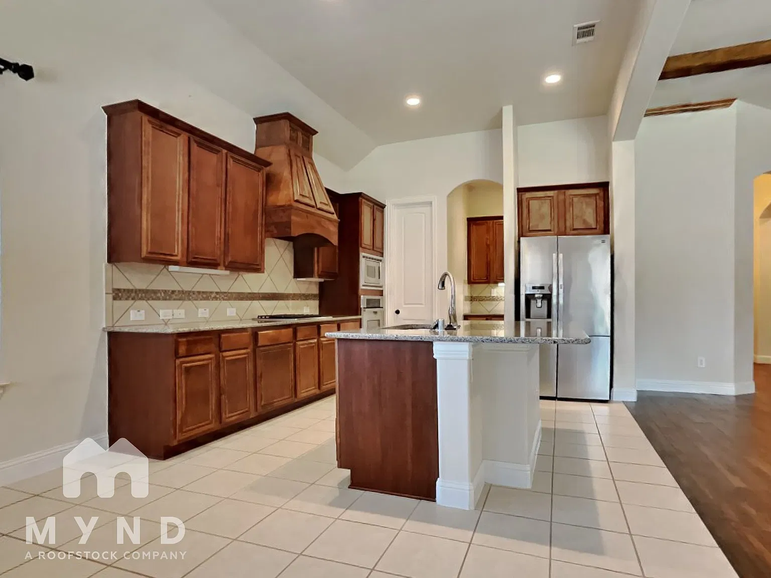 3 bed, 2.0 bath, 2506 sqft, $2,995 — Photo 4