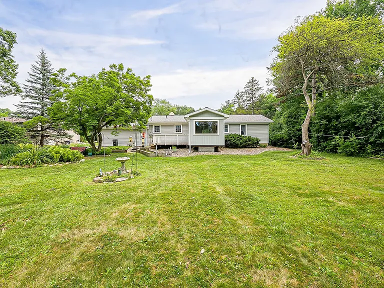 52010 Eleven Mile Rd — Photo 38