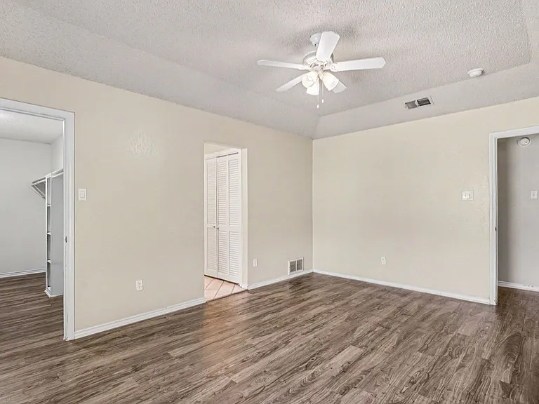 2608 Green Ridge St — Photo 14