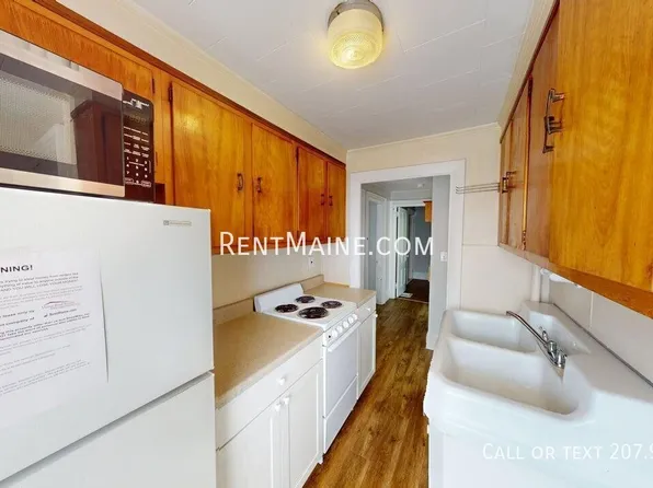 117 Jackson St #2, Bangor, ME 04401