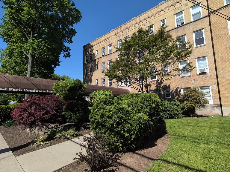 218 Broad Ave #BB — Photo 9