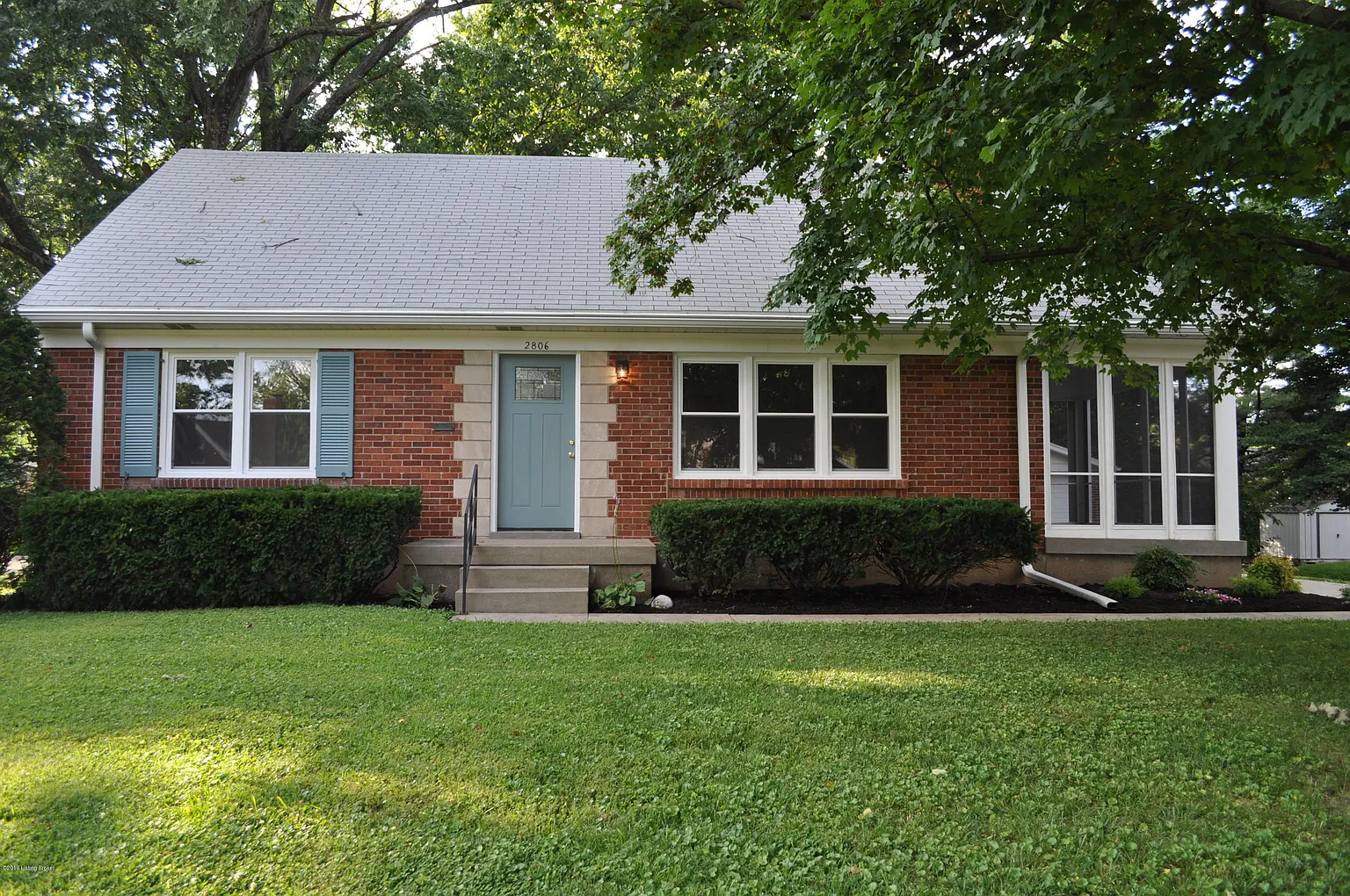 2806 Sharon Way photo 1