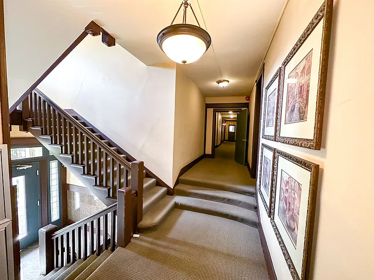 Regis Apartments — Photo 17
