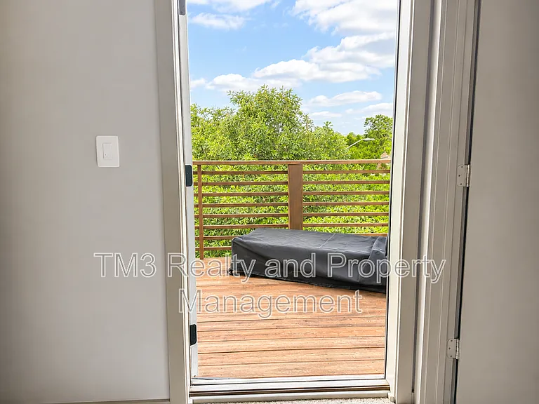 2436 Forest Ave — Photo 28