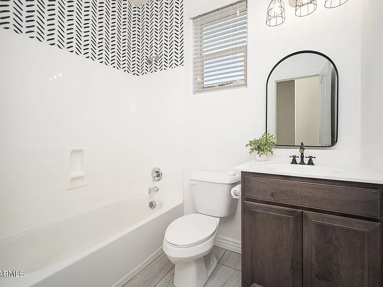 18338 W Getty Dr — Photo 12