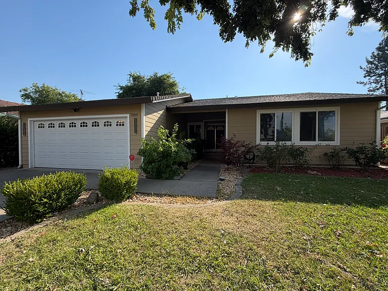 7189 Camel Rock Way — Photo 1