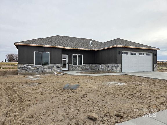 3rd image of 1024 Sage Ln