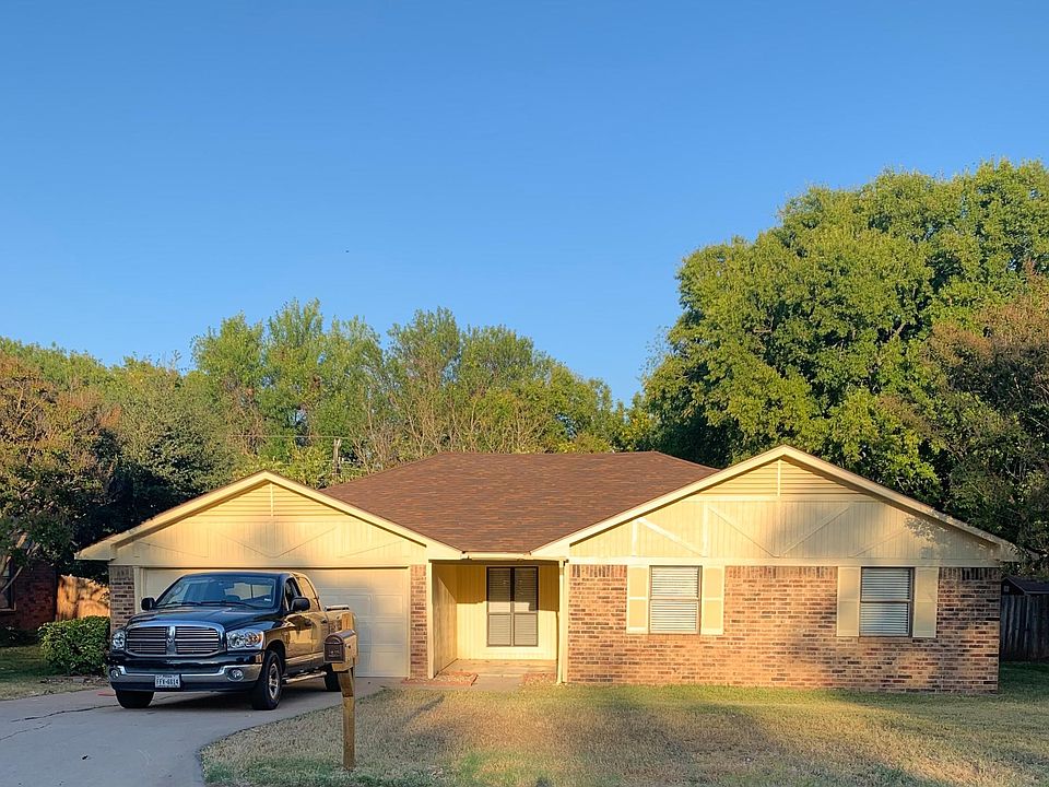 1st image of 725 Patricia Dr