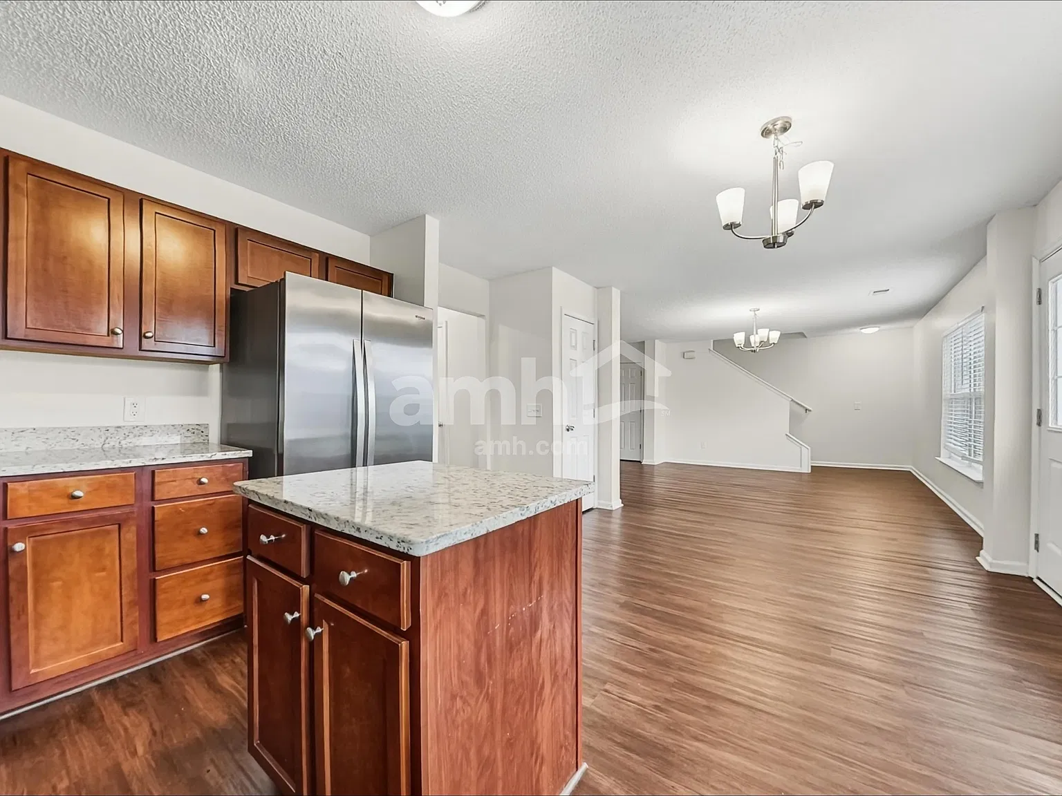 4 bed, 2.5 bath, 2340 sqft, $2,445 — Photo 4