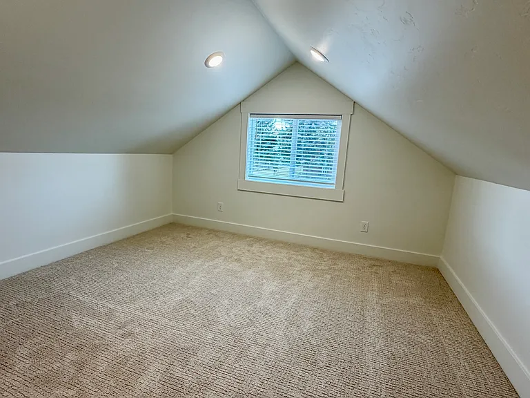 145 N Byron Ave #A — Photo 28