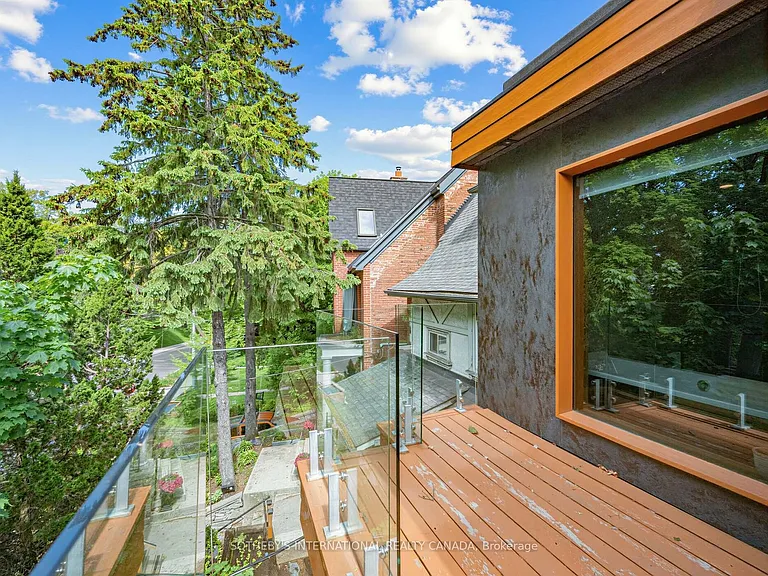 32 Regal Rd — Photo 25