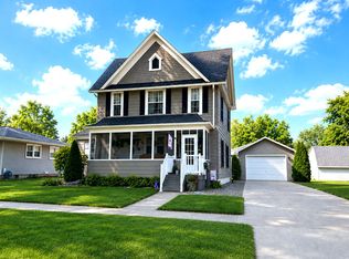 404 W Park St, Morrison, IL 61270