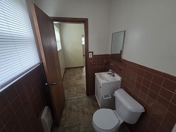 5th image of 823 Scott Hamilton Ave #2