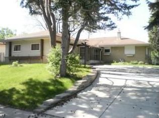 9453 W Lynx Ct, Milwaukee, WI 53225