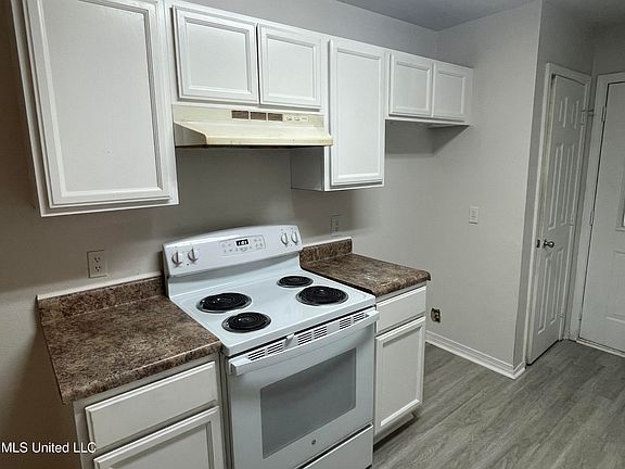 5th image of 31 Grand Lido Ln