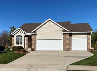 6075 Lookout Dr, Johnston, IA 50131