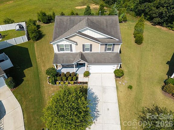 4th image of 1019 Sunflower Ln