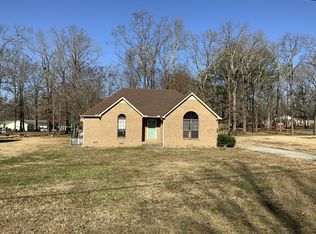 531 Callahan Dr, New Johnsonville, TN 37134