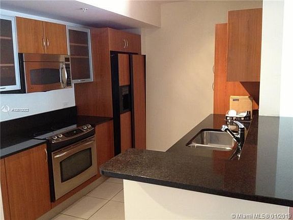 2nd image of 18800 NE 29th Ave APT 611