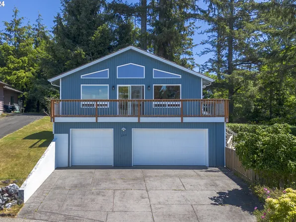 295 Waldorf Pl, Astoria, OR 97103
