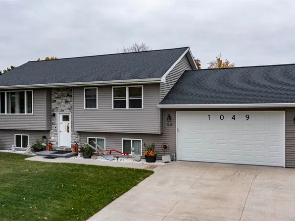 1049 Shannon St, Neenah, WI 54956