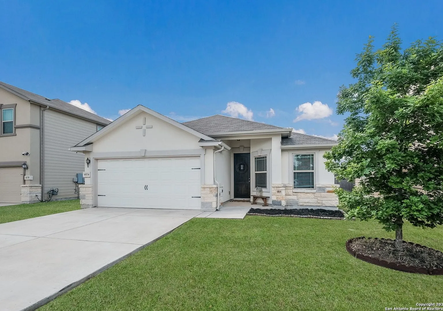 Room in 3 Bedroom Home at Dashmoor Creek — Photo 1