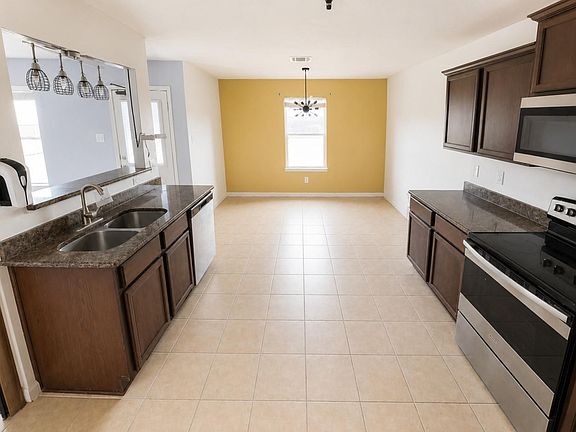 4th image of 341 Comanche Plains Rd