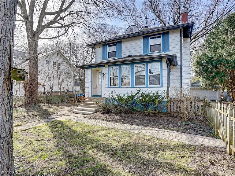 513 Troy Dr — Photo 2